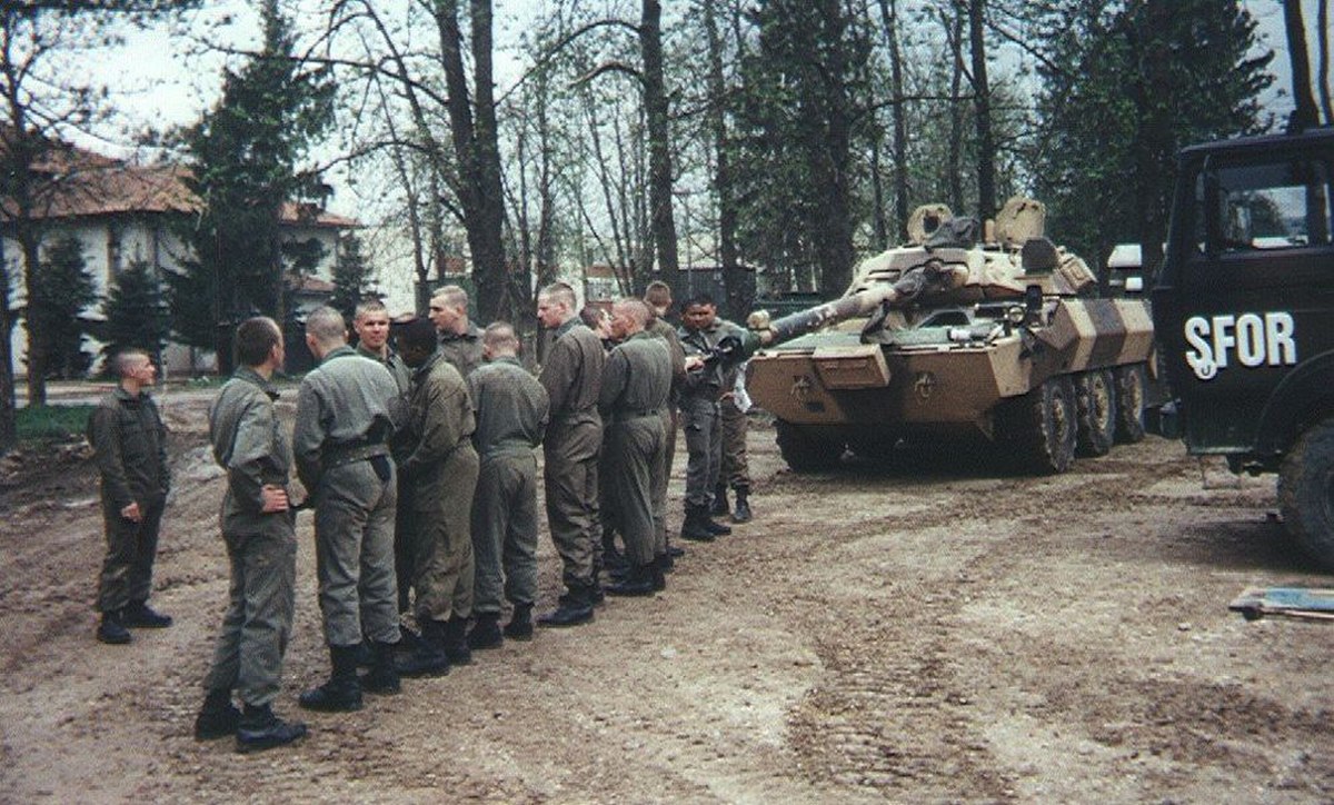 Nettoyage du canon d'un AMX-10 RC