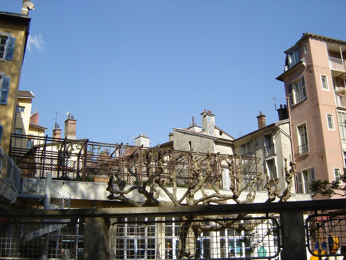 Ancienne maison Stendhal Grenoble.JPG