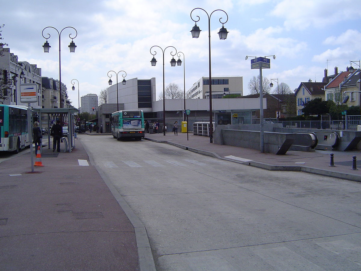 Antony - La gare RER + Orlyval + gare routière (1).jpg