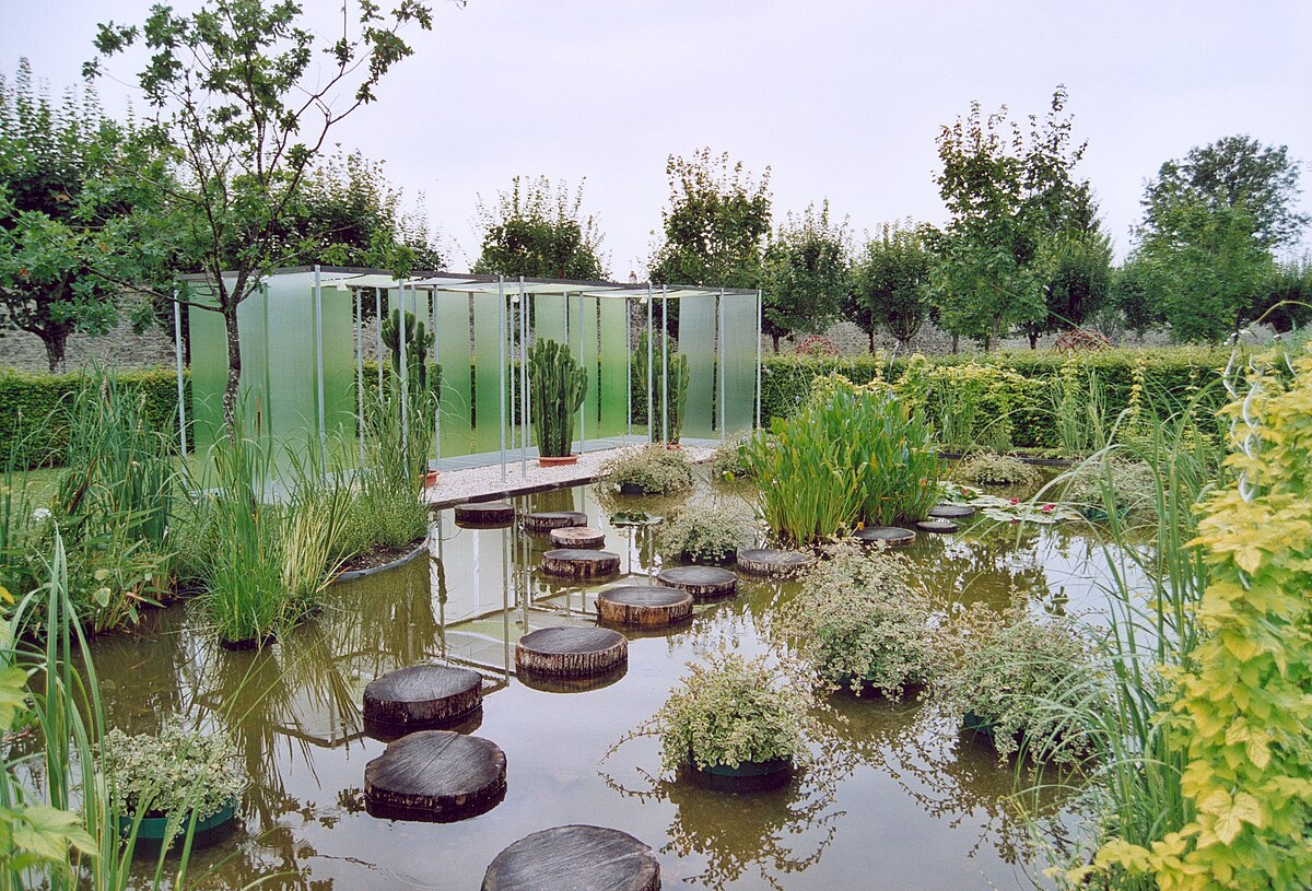 Arc et Senans Jardin 03.jpg
