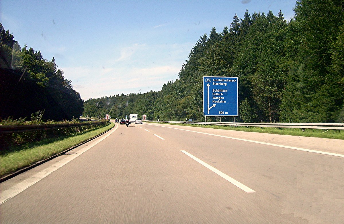 Auf der A 95 bei Starnberg Richtung Munchen.jpg