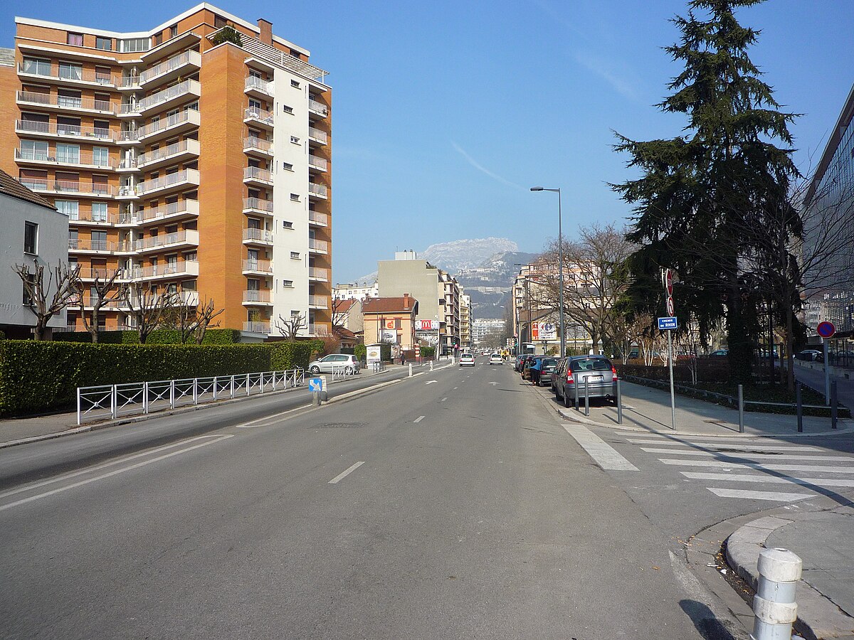 Avenue Jean Perrot