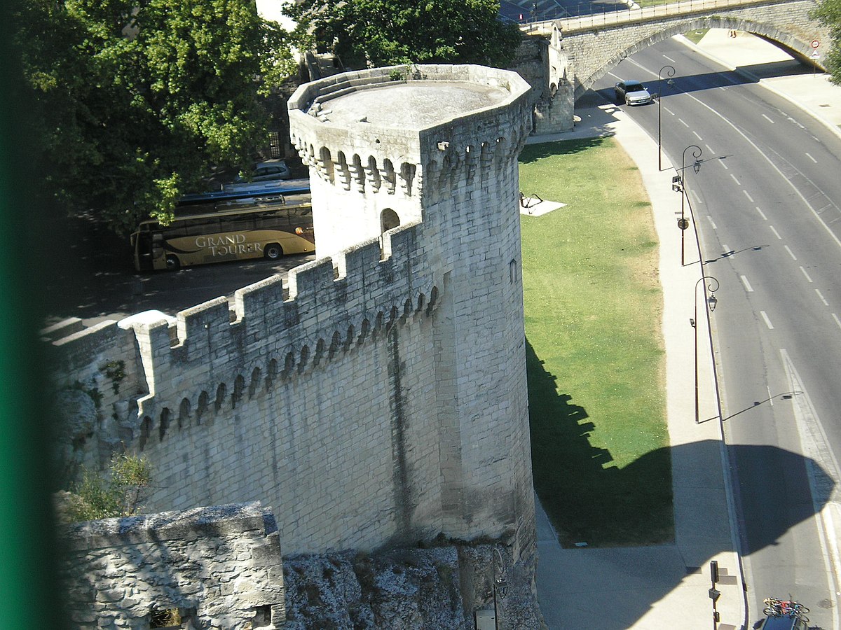 Avignon rempart.JPG