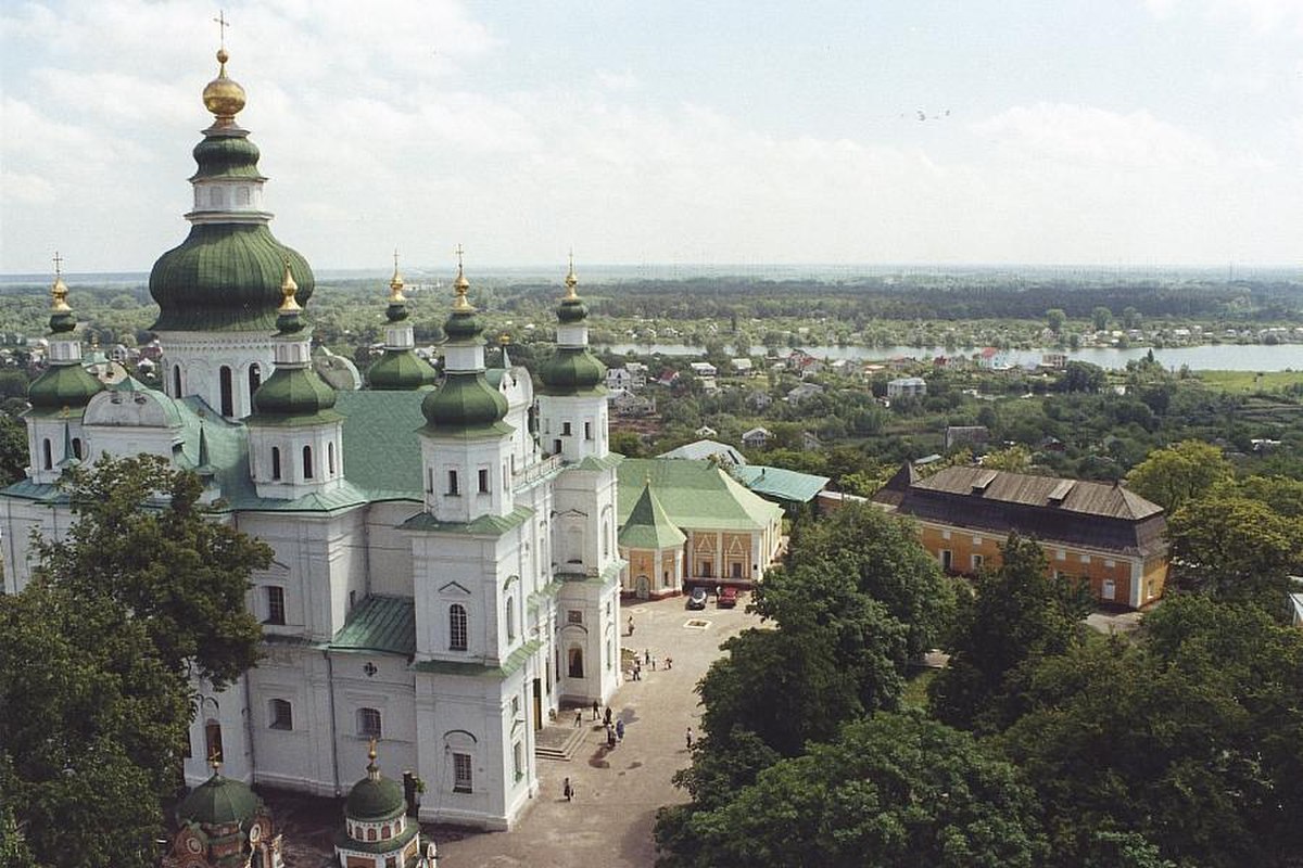 AX Chernigiv Troitska Church and Monastery.jpg