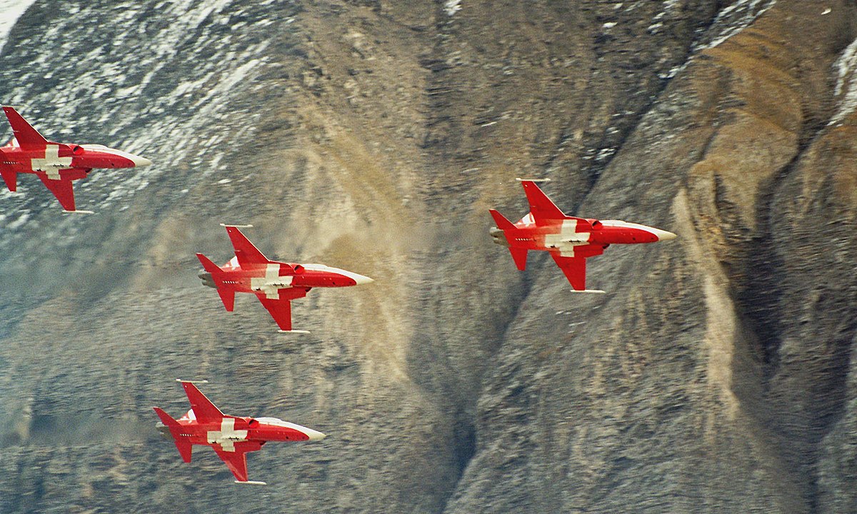 Axalp F-5E Patrouille Suisse.jpg
