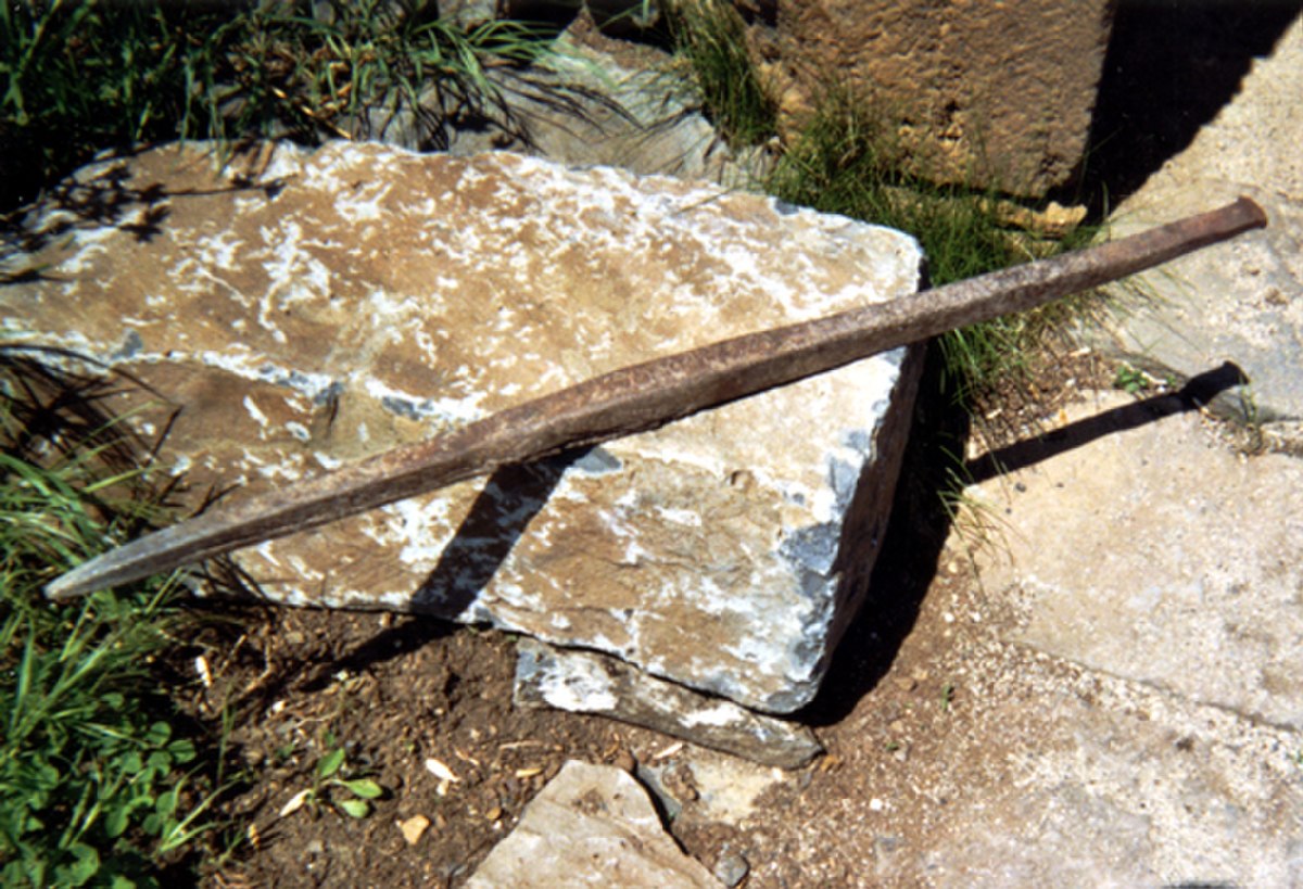 Ancienne barre à mine en fer forgé, provenant de Vals-près-le-Puy (Haute-Loire)