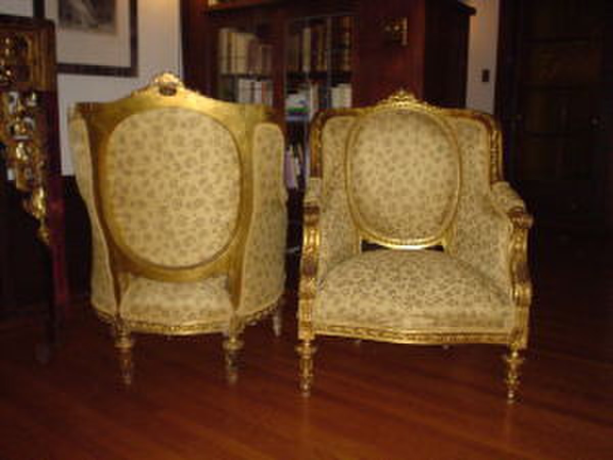 bergères Louis XVI à médaillon.