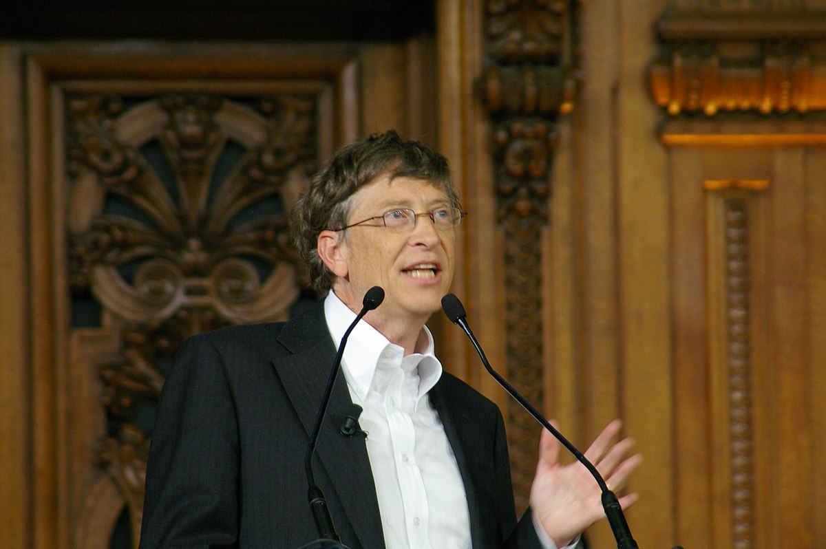 Bill Gates intervenant dans une conférence à l'université de la Sorbonne à Paris en 2008.