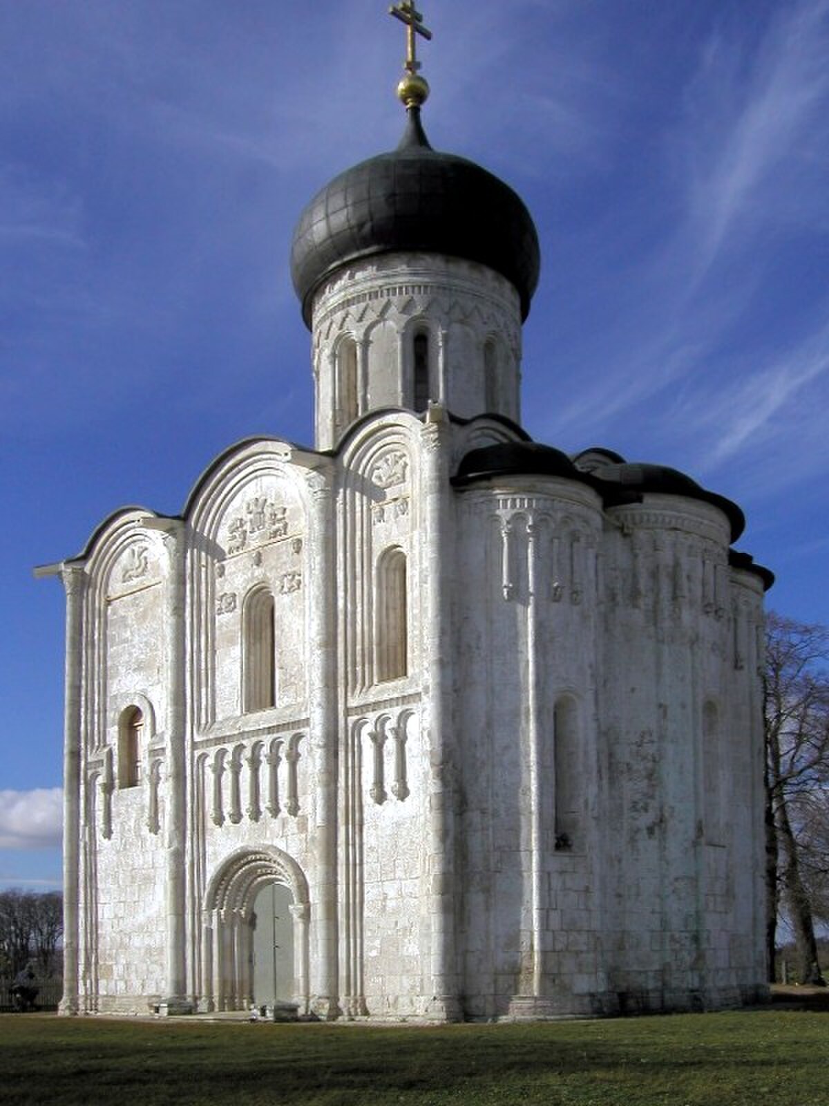 Église de l'Intercession-de-la-Vierge sur la Nerl à Bogolioubovo