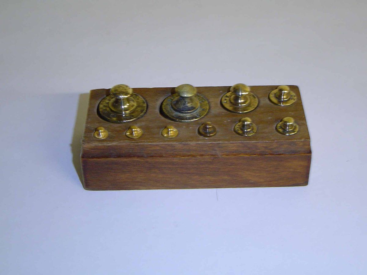 Boîte 10 poids.jpg