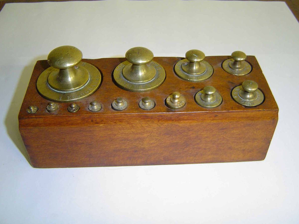 Boîte 13 poids.jpg