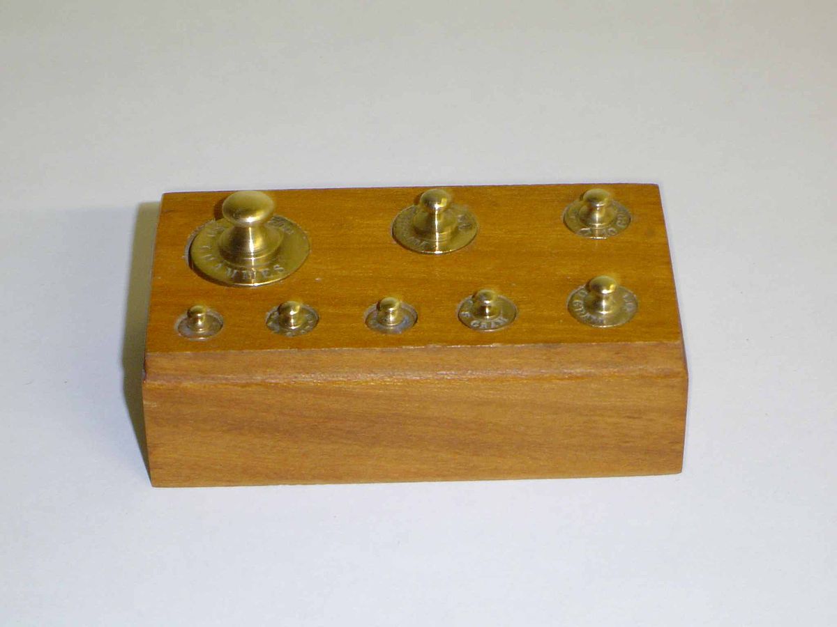 Boîte 8 poids.jpg