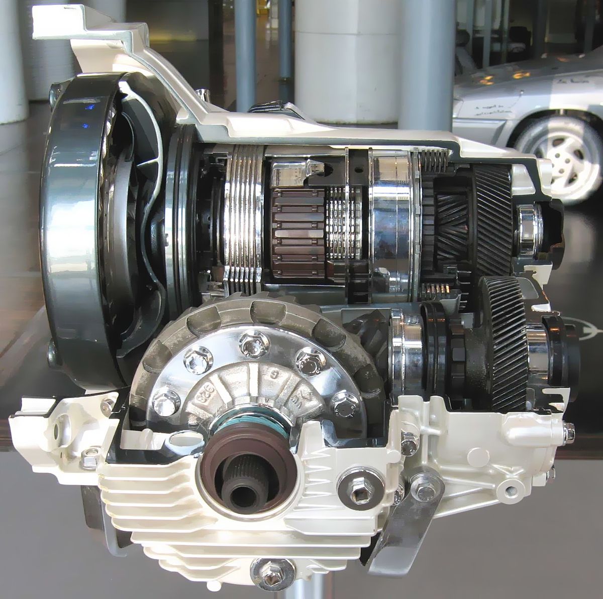 Écorché de boîte automatique Renault (Musée de la Villette, Paris)