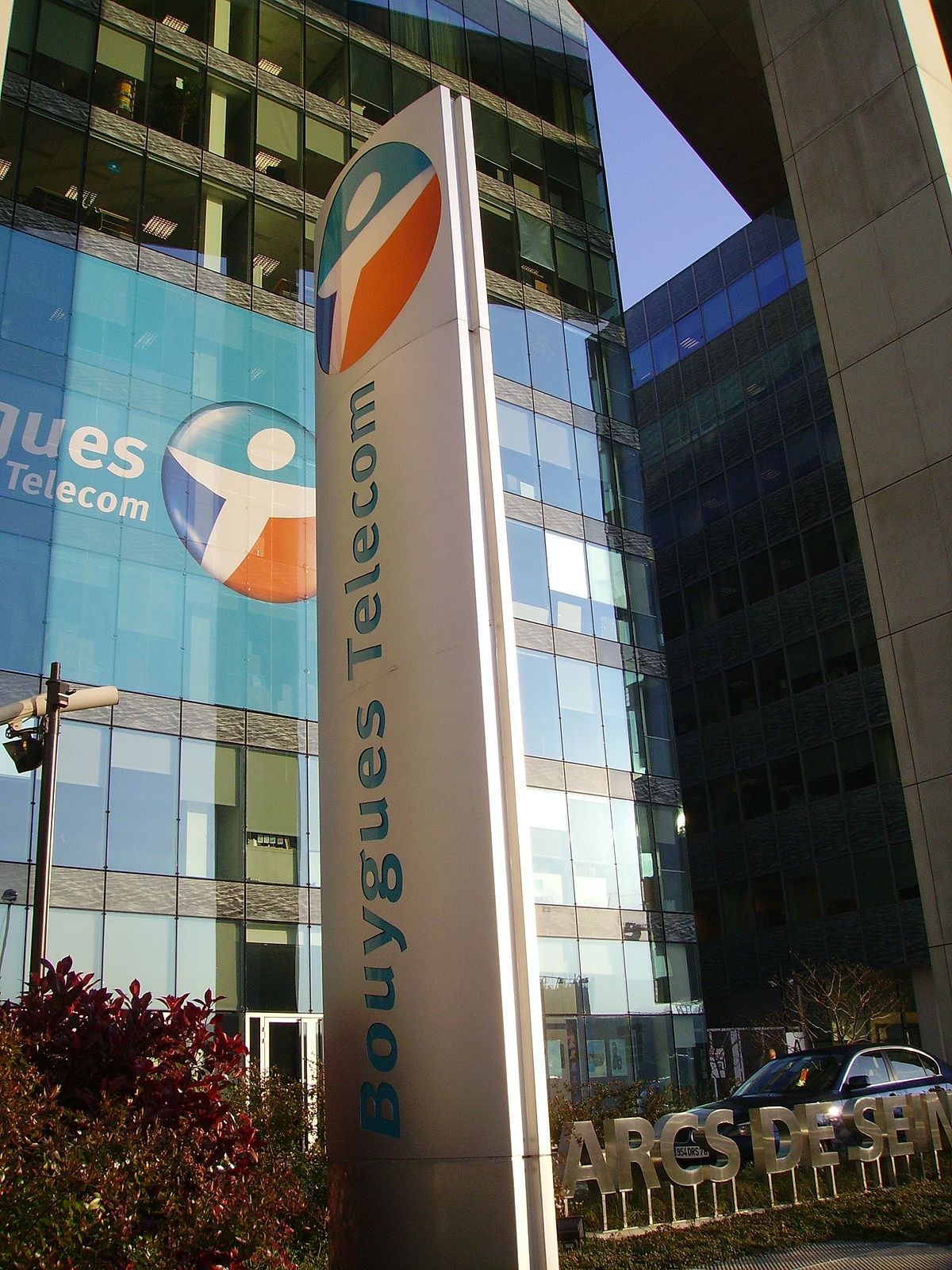 Le siège social de Bouygues Telecom aux Arcs de Seine à Boulogne-Billancourt