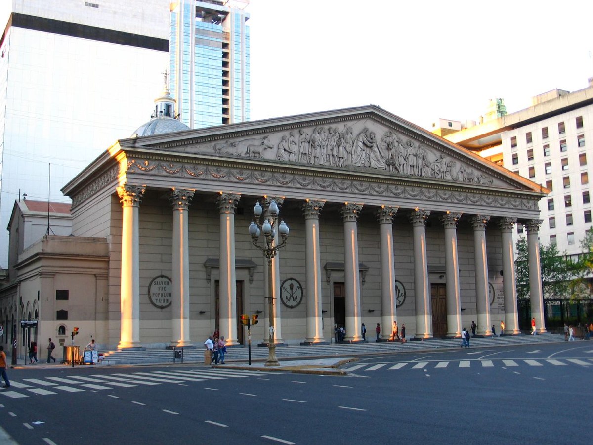 La Cathédrale métropolitaine de Buenos Aires fut la première église catholique à être construite dans la ville