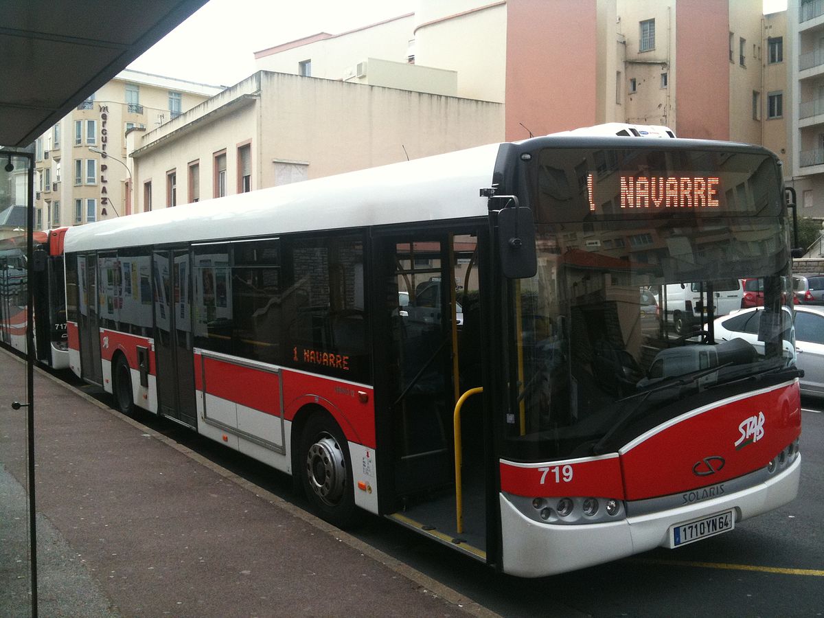 Bus Ligne 1 Biarritz Mairie.JPG