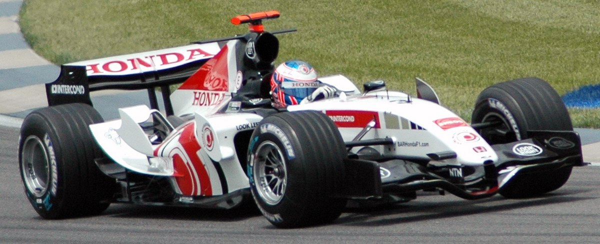 Jenson Button pilotant la 007