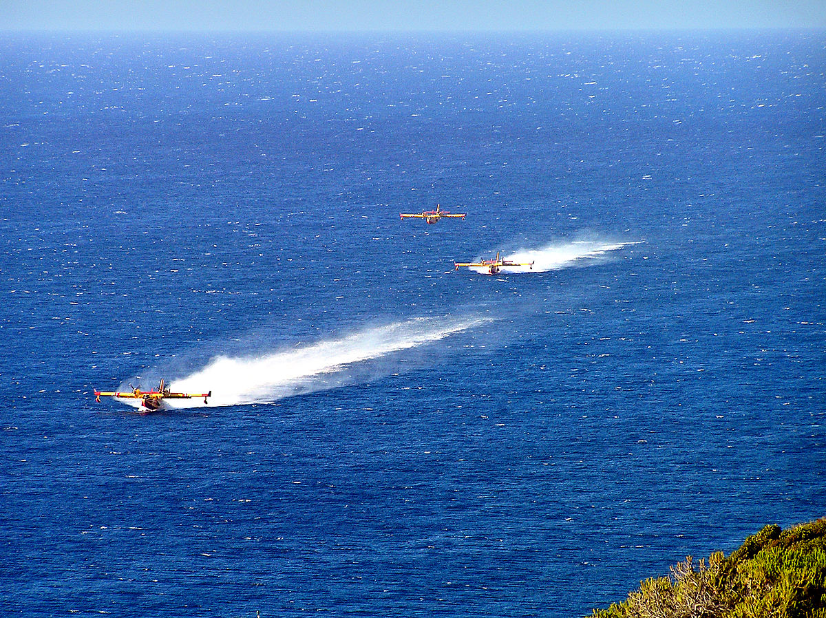 Canadair CL-415