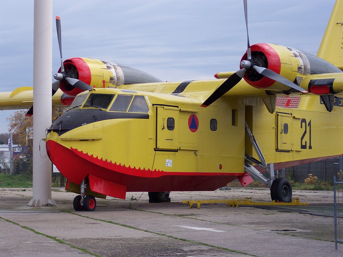 Canadair CL-215