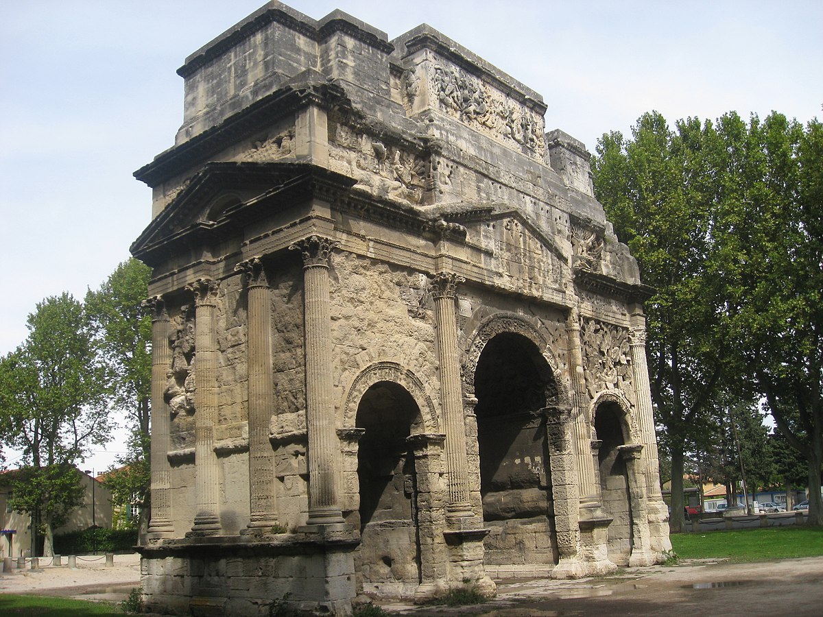 Carlton Browne - Arc de triomphe d-Orange (by).jpg