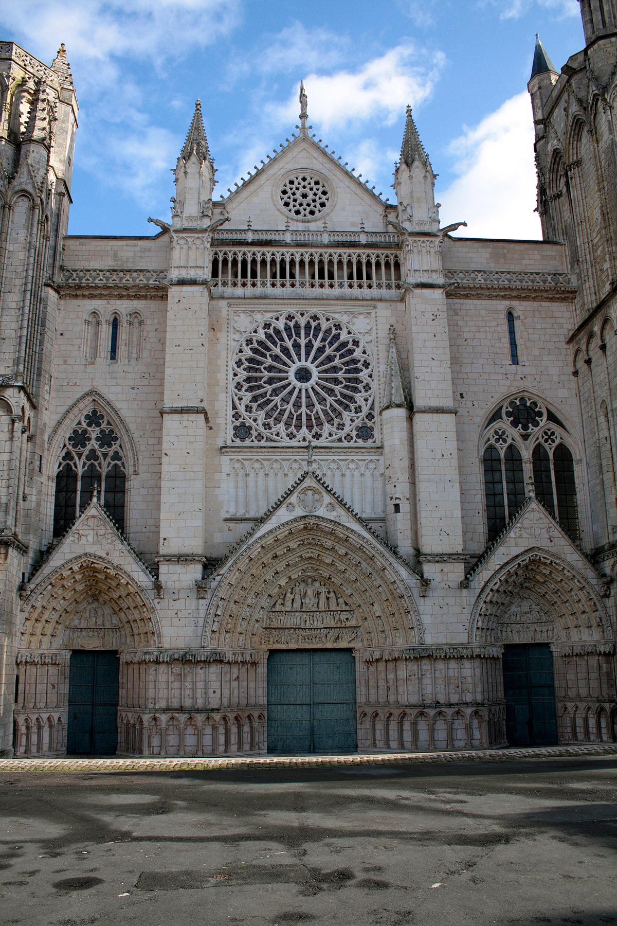Vue générale de l'édifice