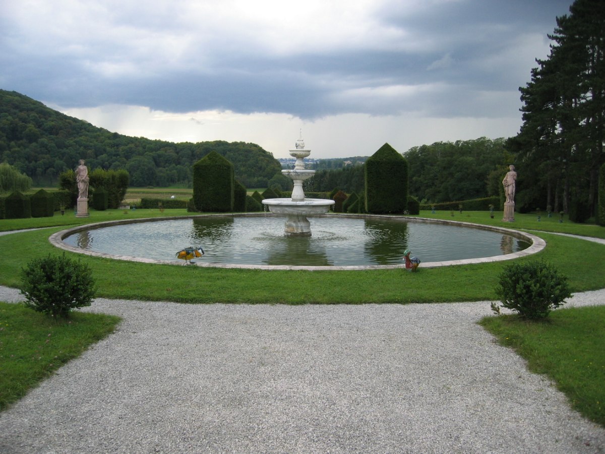 Château de Vaire-Le-Grand 10.jpg