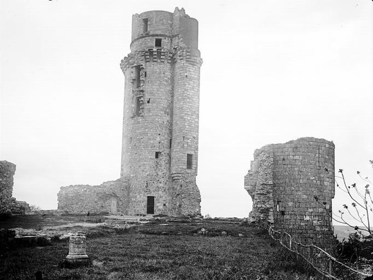 ChâteauMontlhéry1897MinCult.jpg