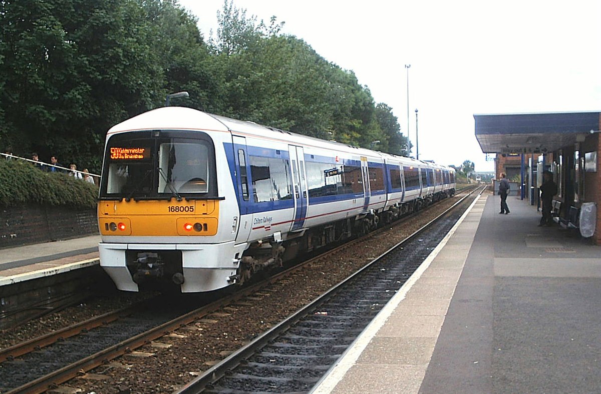 Rame Classe 168 « Clubman 175» en gare de Kidderminster