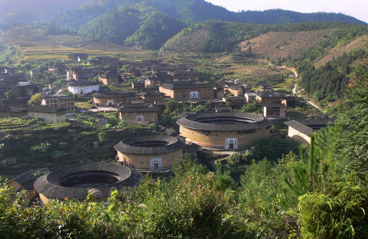 Chuxi tulou cluster.JPG