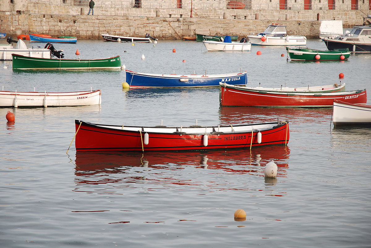 2 - Trainières dans le port de Socoa