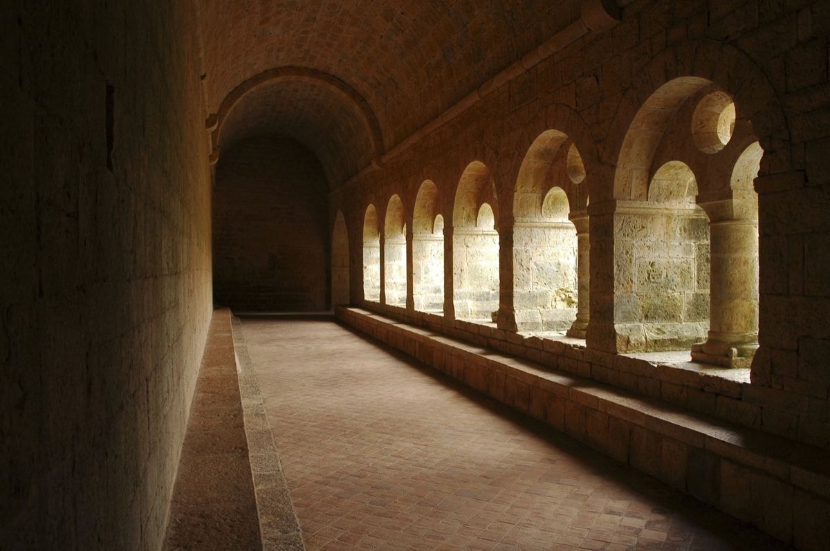 Cloître de l'abbaye cistercienne du Thoronet (Var)