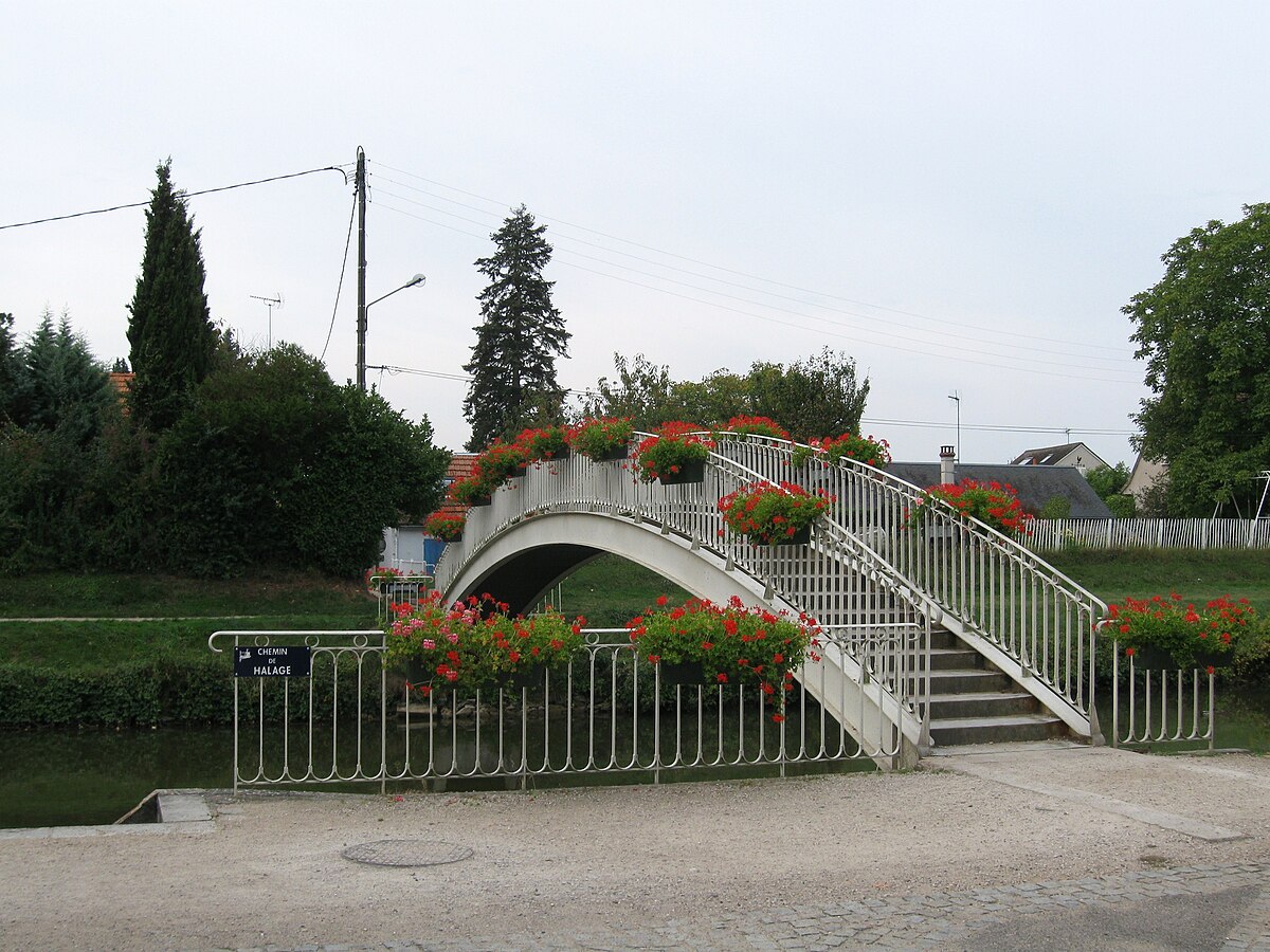Combleux canal d'Orléans 05.jpg