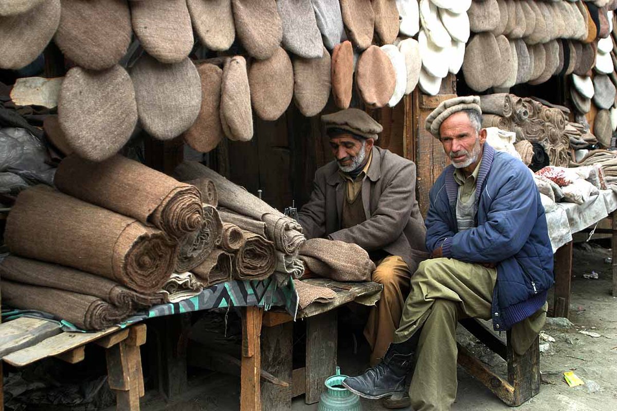 Artisans de chapeaux pakistanais (pakol)