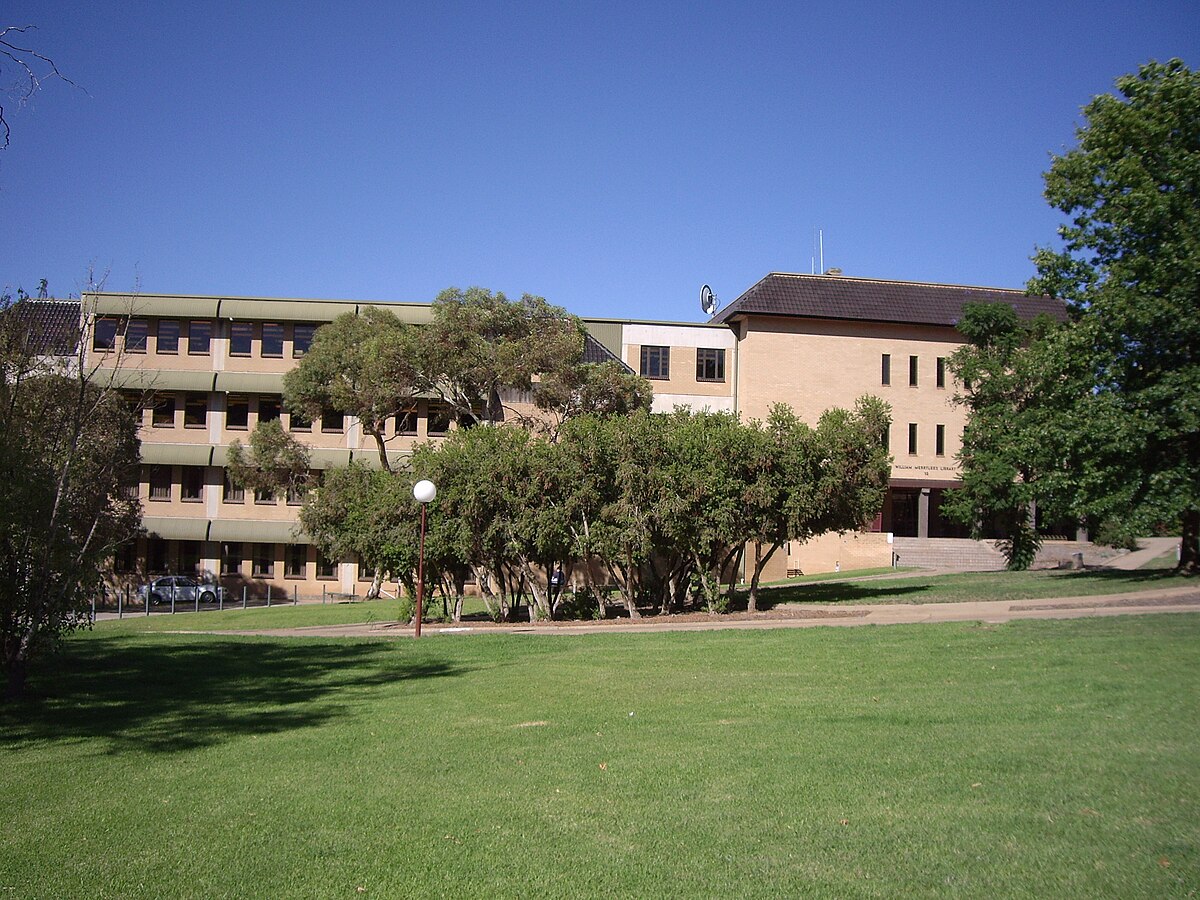 Université Charles Sturt