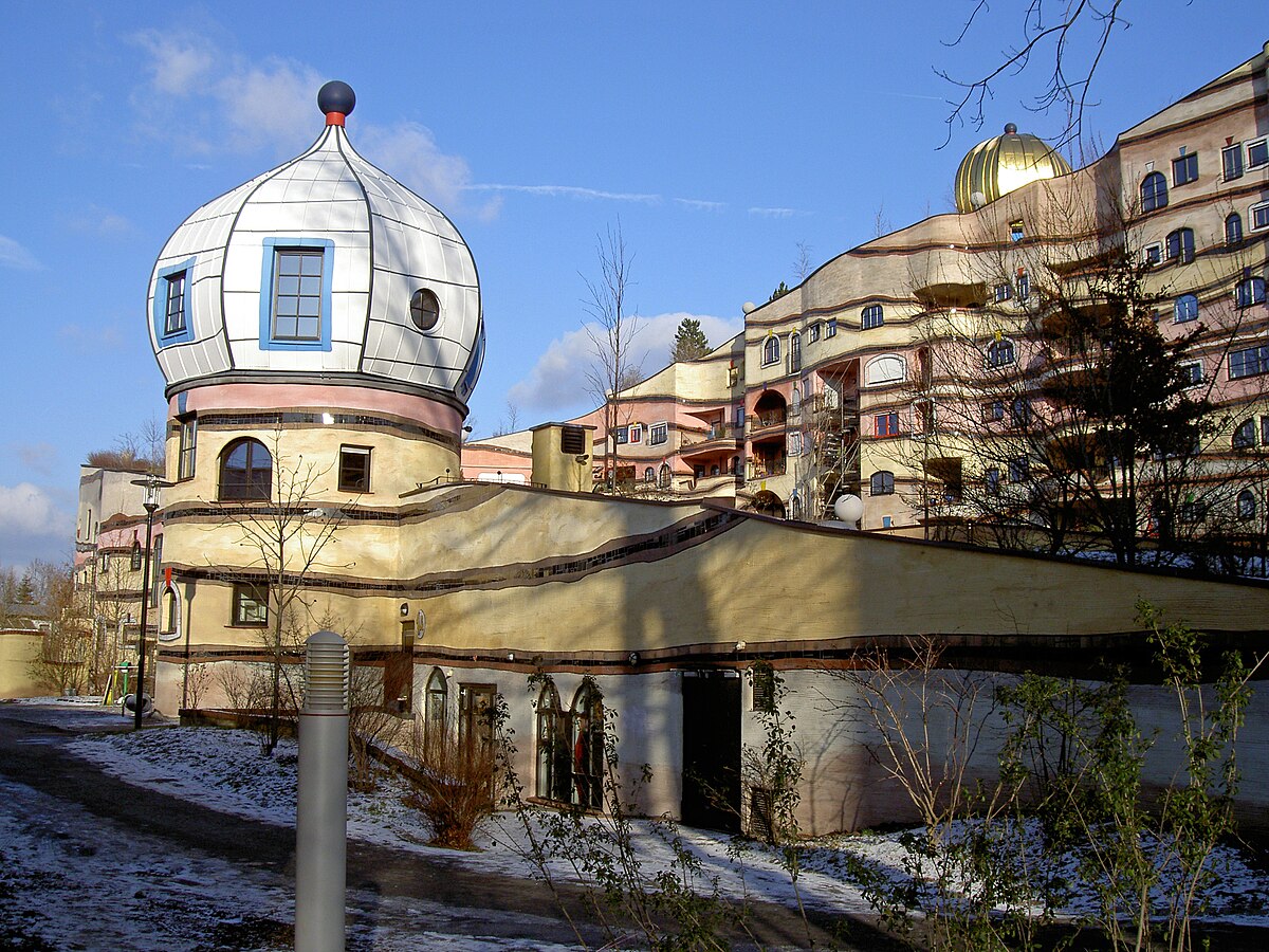 Darmstadt-Waldspirale-Hundertwasser3.jpg