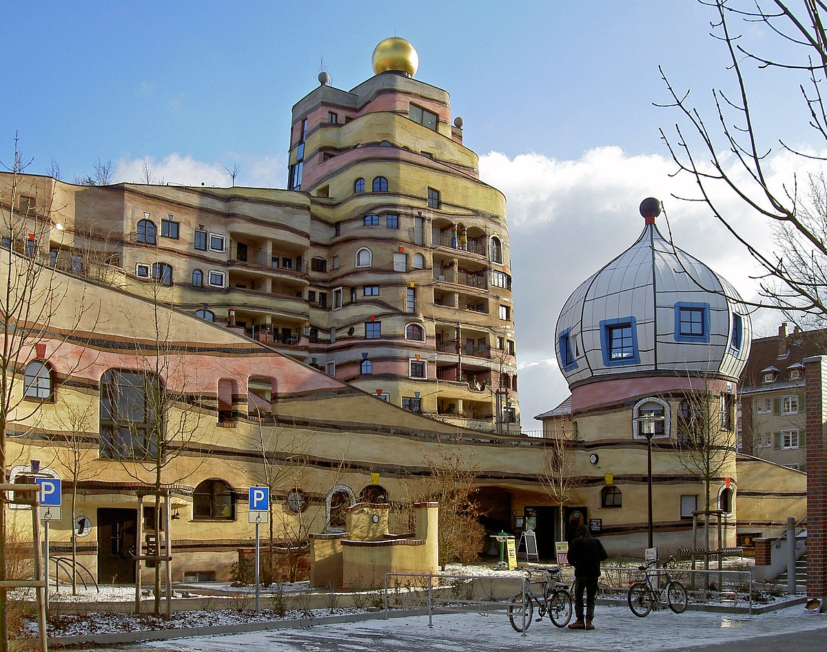Darmstadt-Waldspirale-Hundertwasser4.jpg