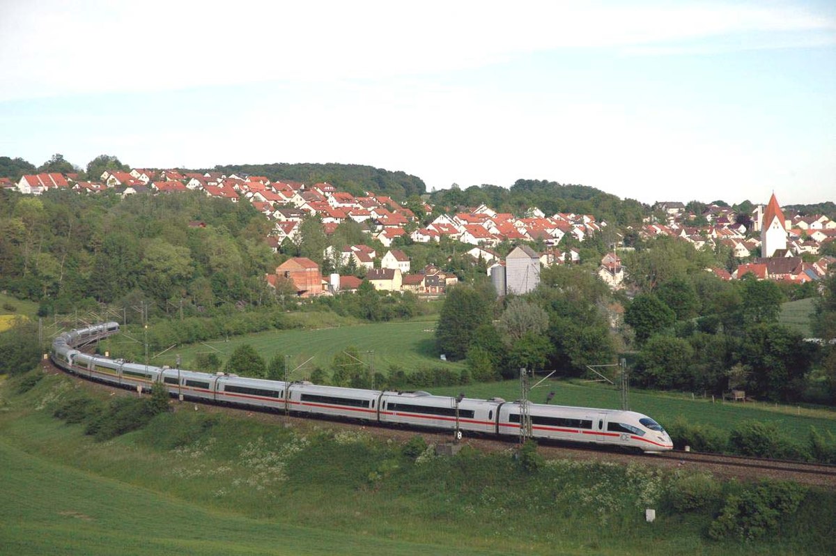 ICE 3 en double traction sur la Filsbahn près de Lonsheim