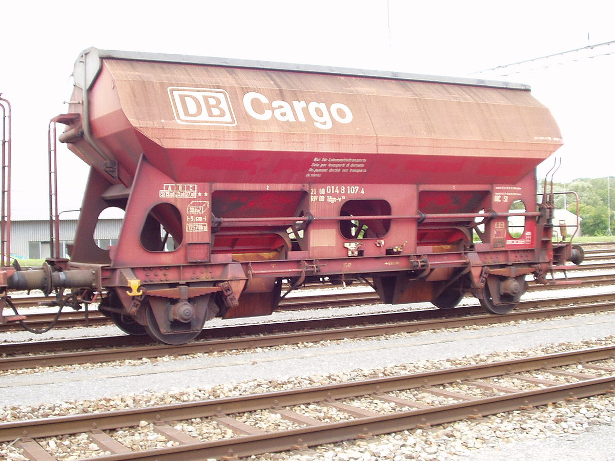 Wagon trémie couvert à deux essieux