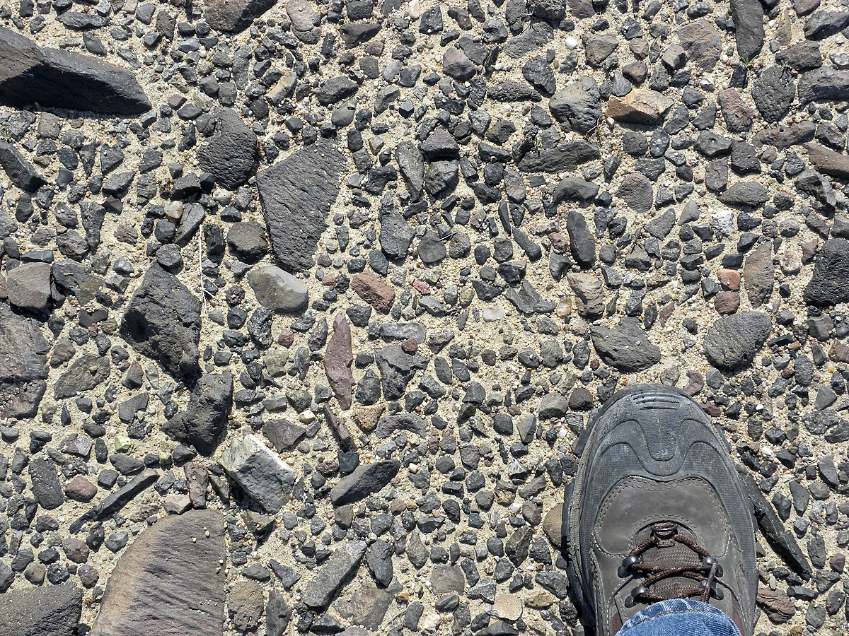 DesertPavementMojave2010.JPG