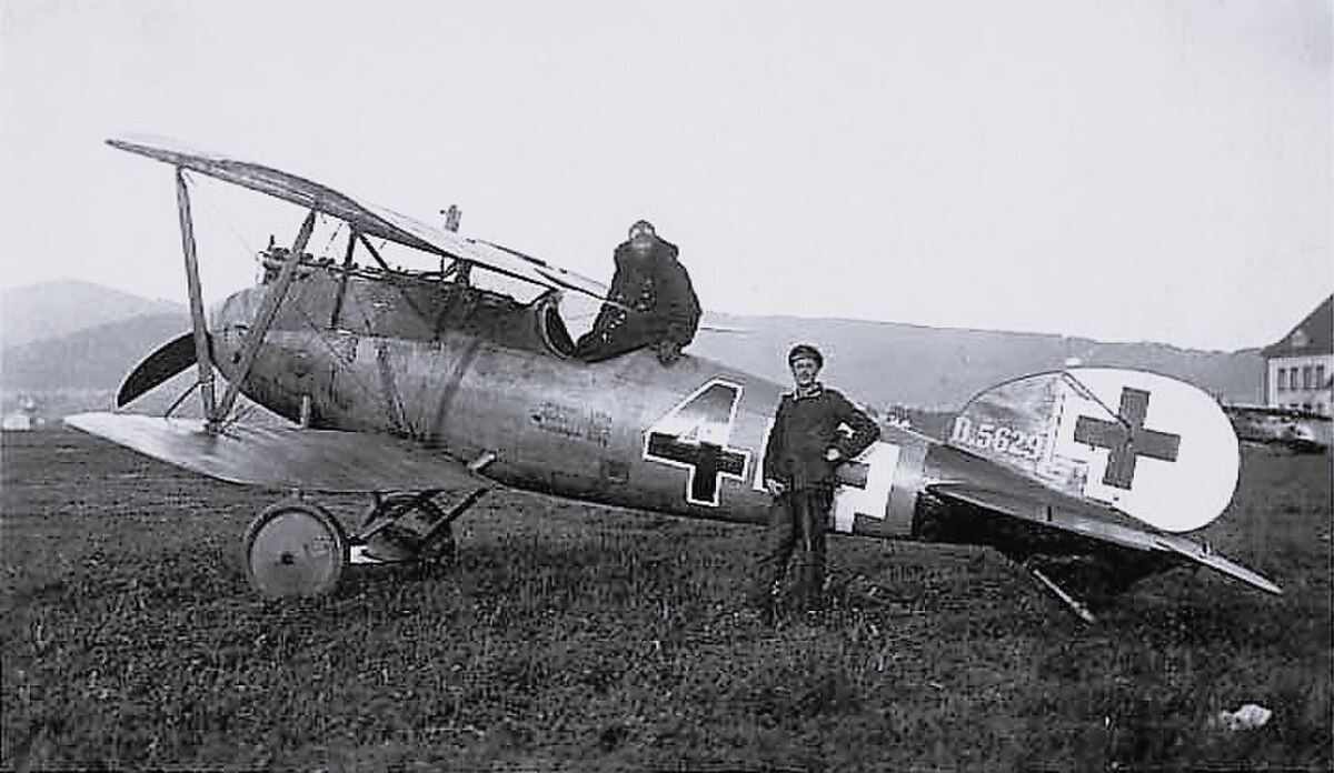 Albatros D.V