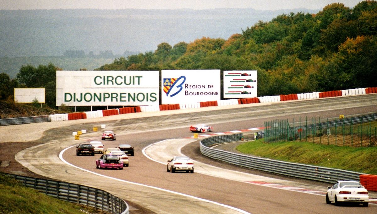 Le virage Parabolique à Dijon-Prenois