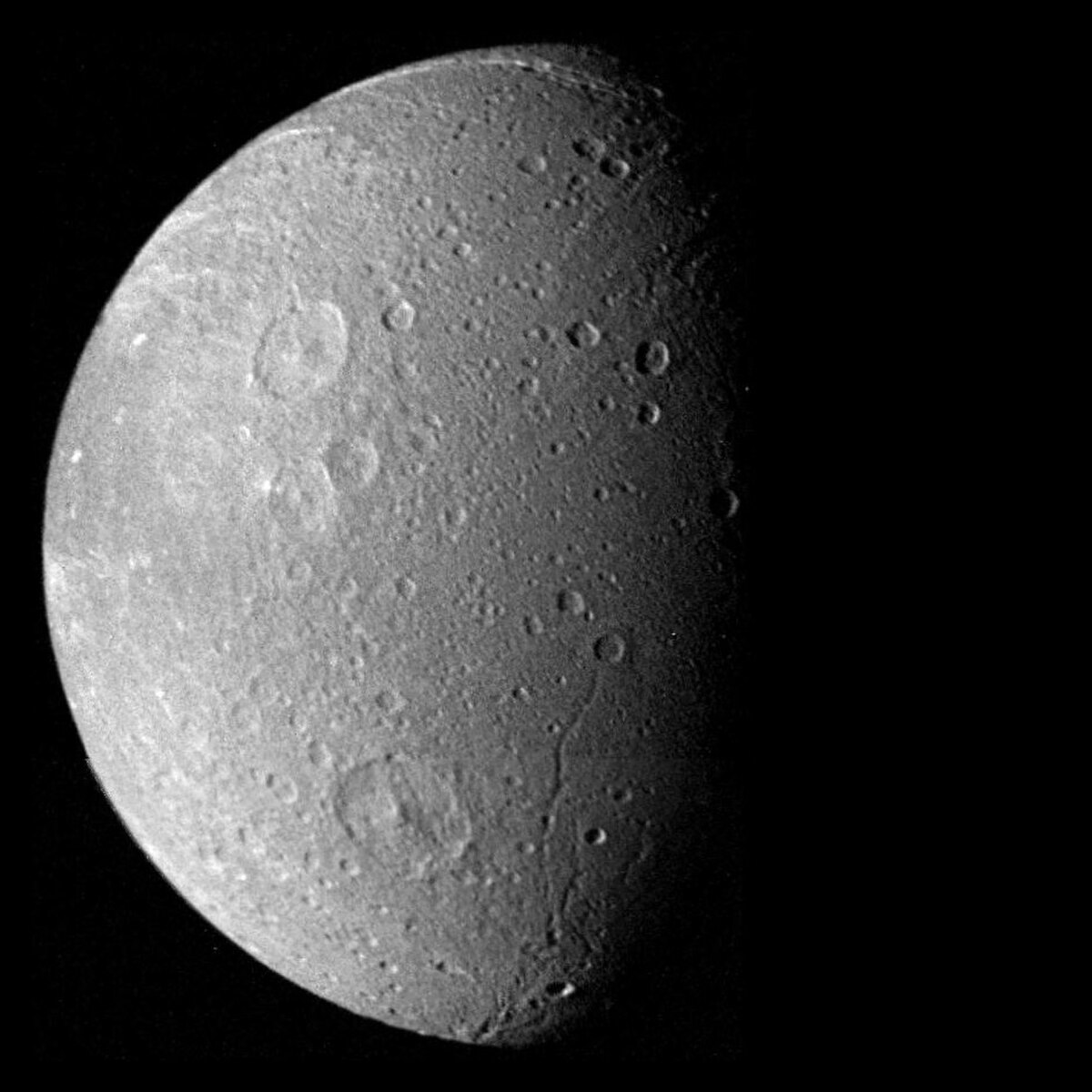 Dione.jpg