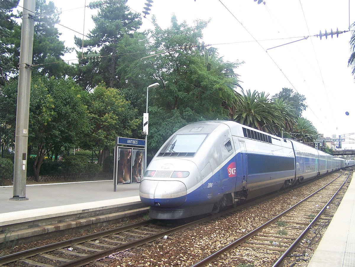 Rame TGV Duplex 206 à Antibes.