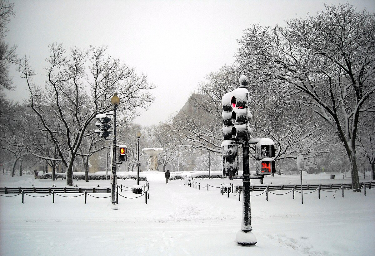 Dupont Circle - February 2010 blizzard.JPG