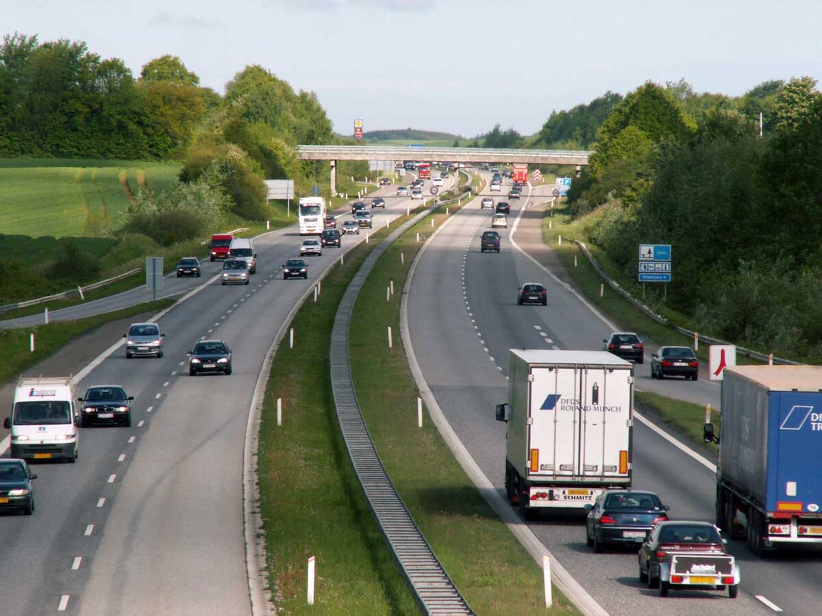 Route transeuropéenne E20 (ici au Danemark), très circulante et facteur de fragmentation écopaysagère