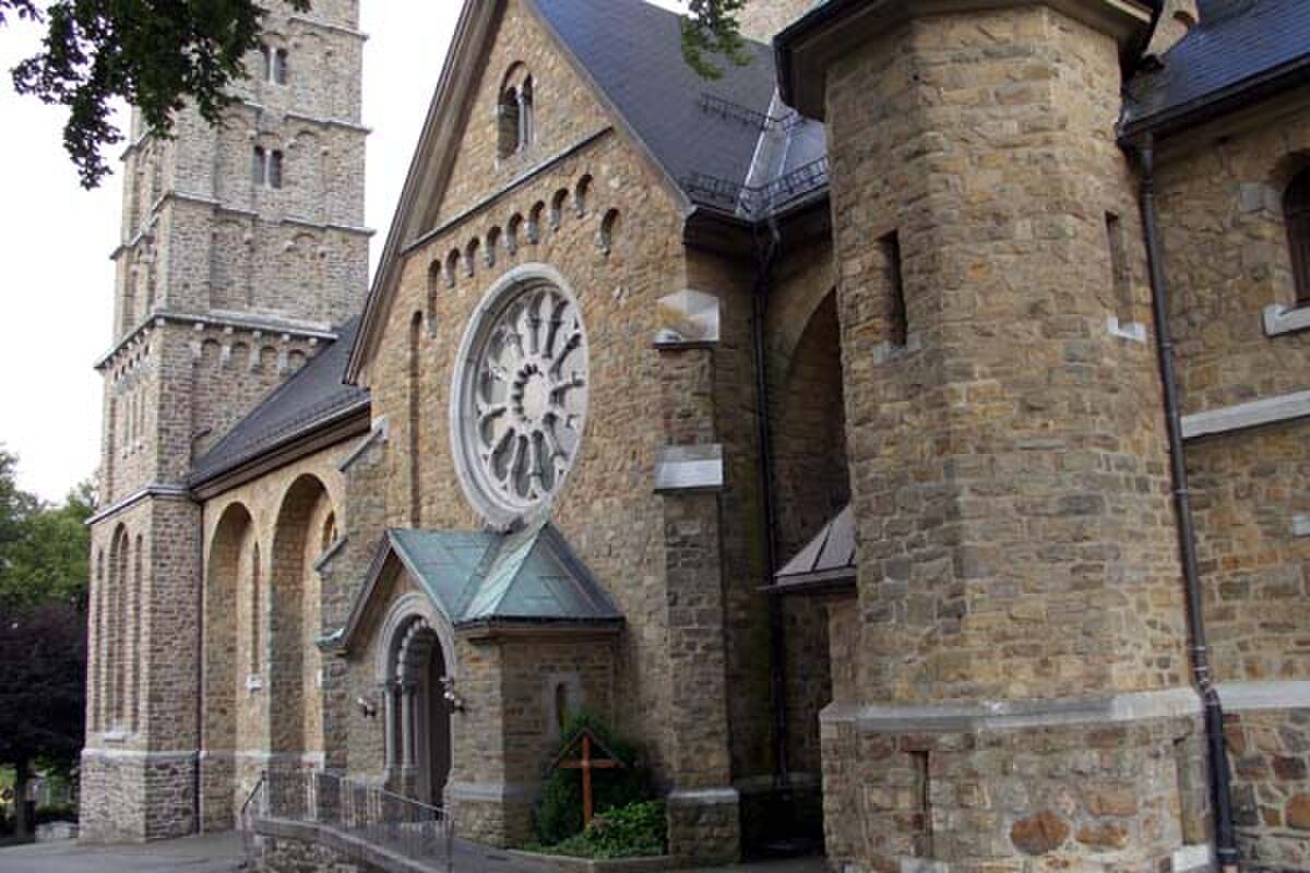 Eglise Bütgenbach 7.jpg