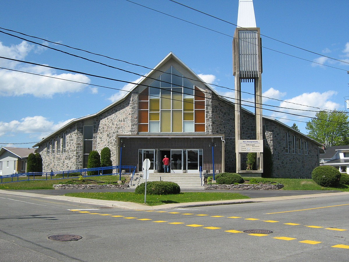 Église Saint-Georges (Shawinigan).jpg