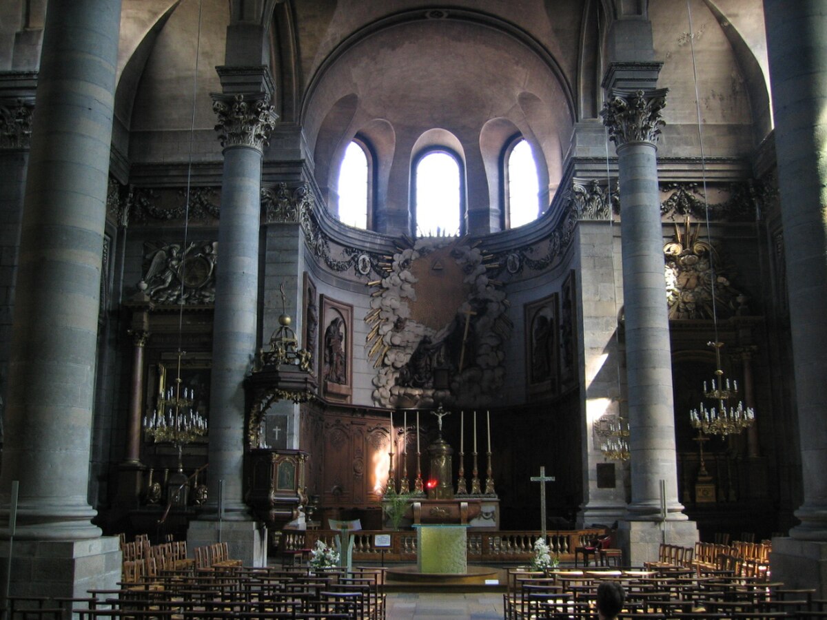 Eglise St Pierre Besancon 03.jpg