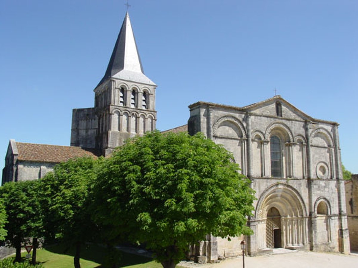 Abbaye de Saint-Amant-de-Boixe