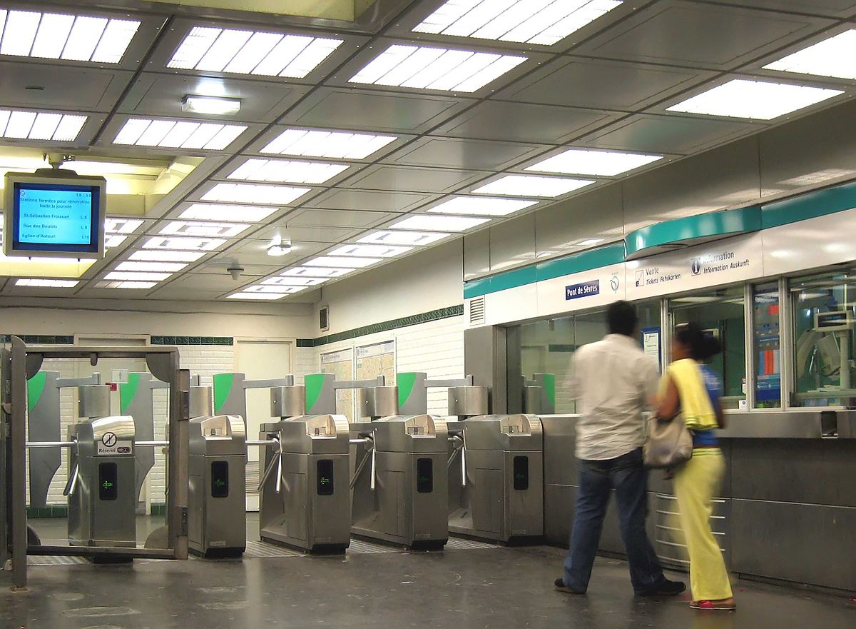 Pont de Sèvres (métro de Paris)